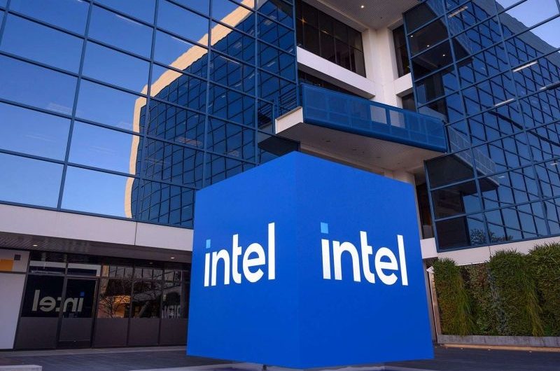 Акции Intel выросли в цене почти на 15 % после назначения нового генерального директора