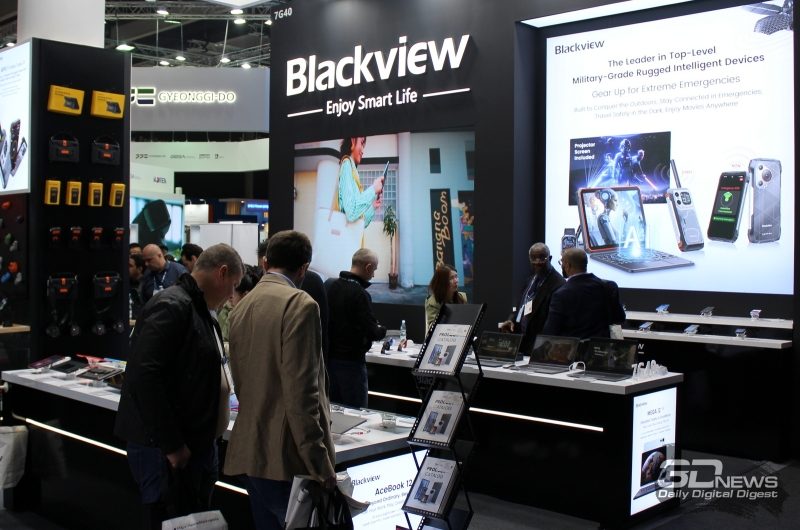 Blackview представила на MWC 2025 защищённый планшет со встроенным проектором и другие новинки